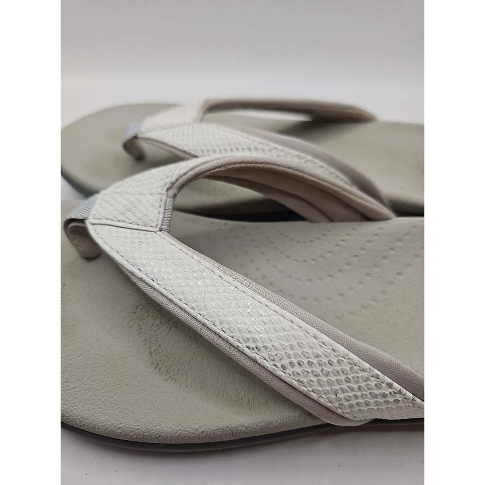 Clarks Cloudsteppers Sz 8 White Sandals Snake Embossed Active Lifestyle  #143‎